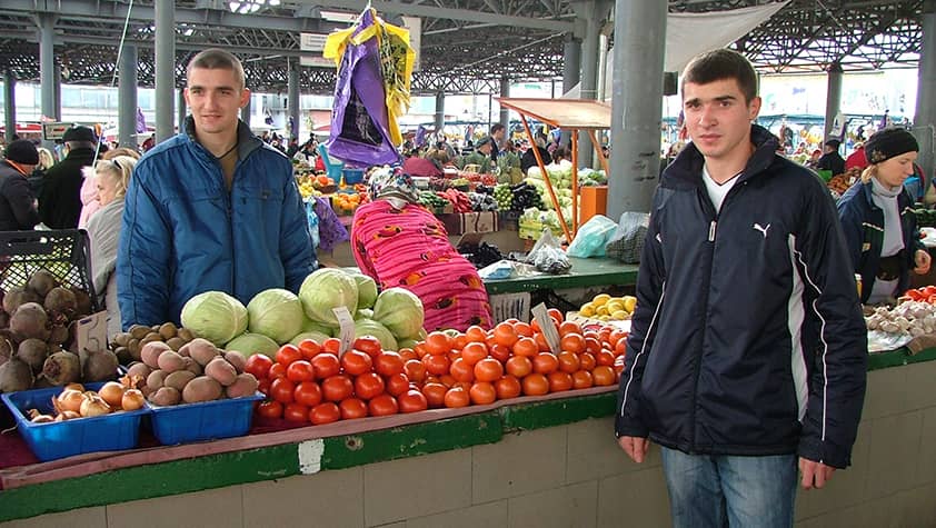 George from Moldova: Delivery and sale of fruits and vegetables